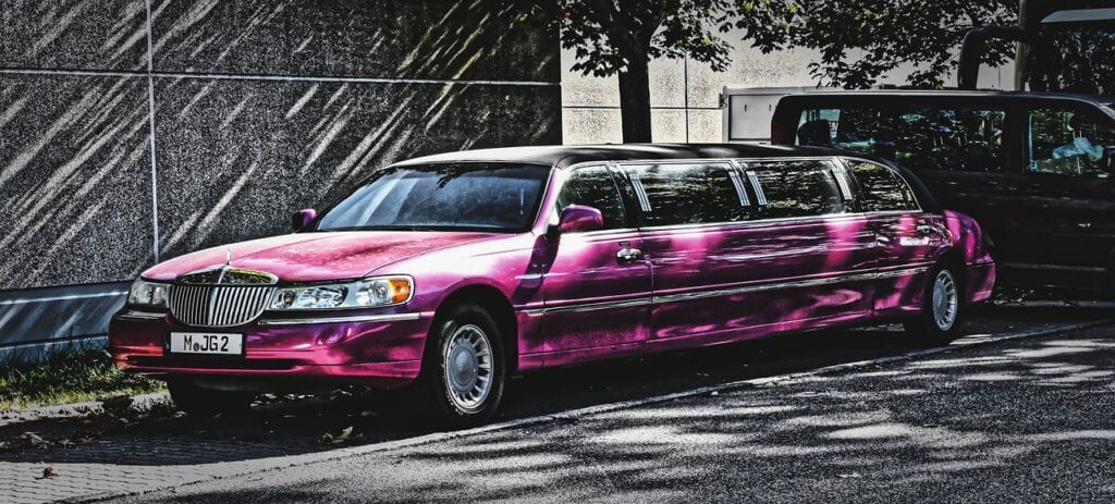 Unlock The Supreme Luxury Experience: Why The Stretch Limo Lincoln Town Car Is The Best Choice For Chic Travelling 3 April 15, 2026 Stretch Limo Lincoln Town Car
