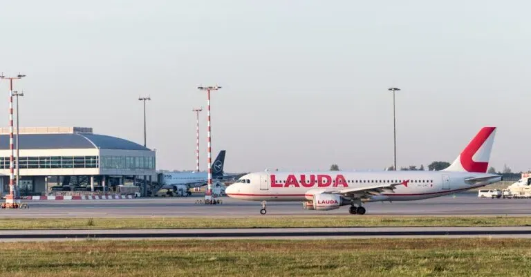 New Jersey Blogs | Articles | News | Tips &Amp; Tricks | Video | Faq | Information | Infograph. 4 April 13, 2026 Lauda Airplane At Prague Airport Runway