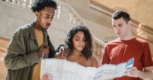 Airport Transfer Articles &Amp; News 8 June 20, 2026 Group Of Travelers Reading A Map In Grand Central Station, New York City.
