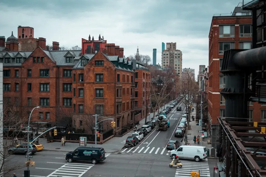 Luxury Black Car Navigating Manhattan Ny Streets