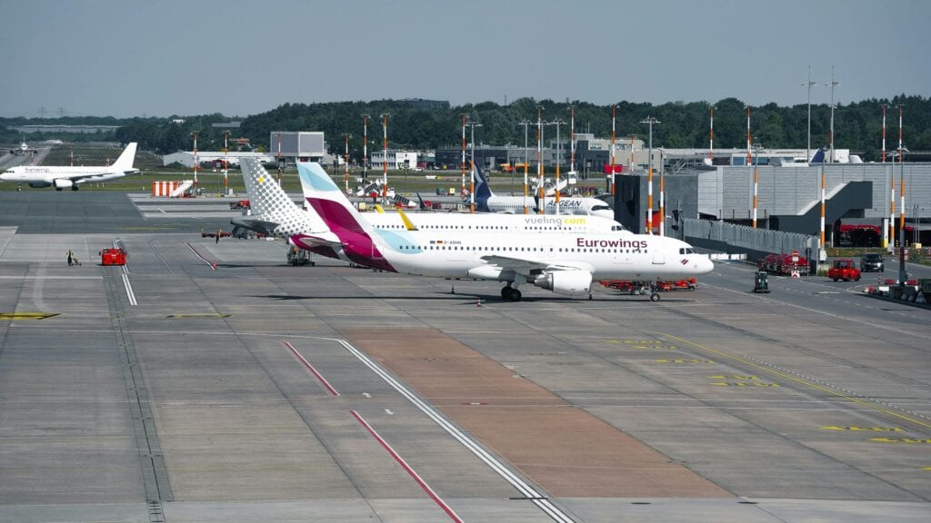 Airport Shuttles At Laguardia For Groups In 2026: Dodging Nyc'S Traffic Beast Without Breaking A Sweat Shuttles At Laguardia Ethan Navarro April 16, 2026