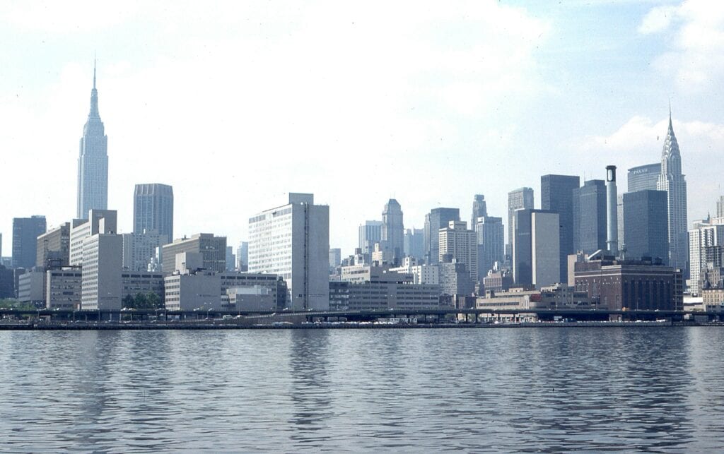 New York Isp Airport: 6 Honest Transport Options Compared 2026 10 May 24, 2026 Classic View Of The New York City Skyline Featuring Iconic Skyscrapers Along The Waterfront.