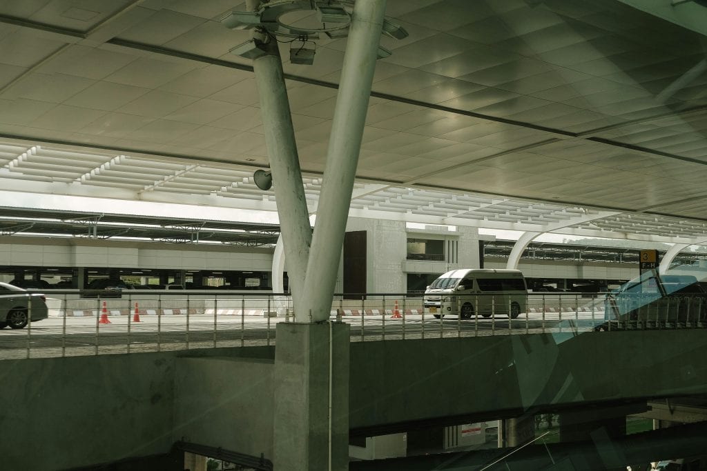 Luxury Cheap Car Service To Laguardia Family With Luggage At Lga Terminal