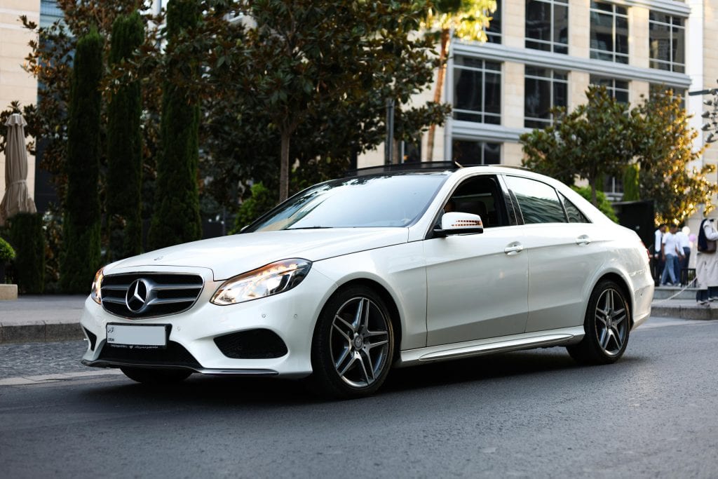 Eco Friendly Taxi Jfk To Midtown Manhattan Hybrid Vehicle Ready For Reliable Green Transfer
