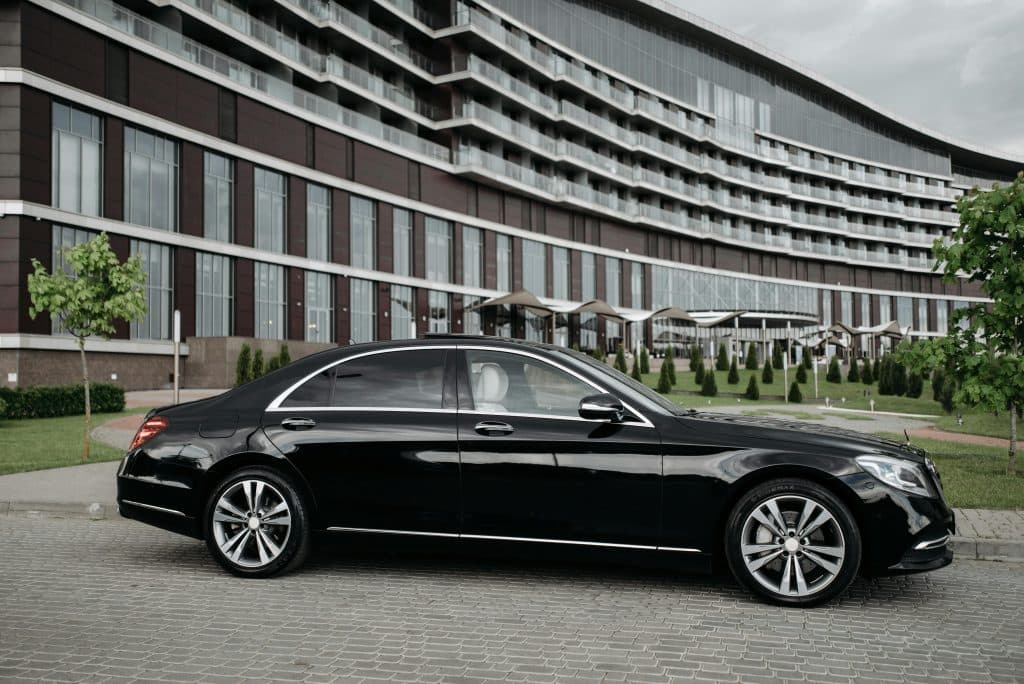Affordable Car Service Nyc To Jfk Black Suv At Jfk Airport Terminal Pickup Zone