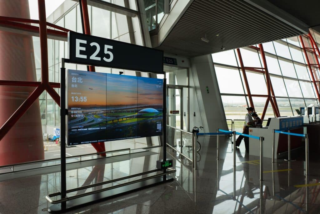 Reliable Car Service In Nyc From Airports: Your 2026 Survival Guide To Stress-Free Transfers Group Van Reliable Car Service From Laguardia To Times Square Pricing Ethan Navarro June 13, 2026