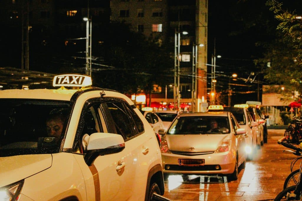 Lga Taxi Pickup Reviews 2026 Black Car At Laguardia Airport Terminal B Pickup Zone