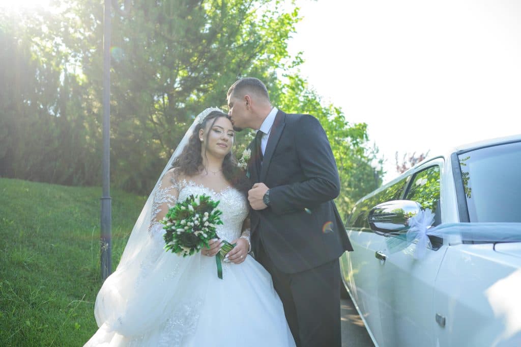 Reliable Wedding Limousine New York Black Car At Jfk Airport Pickup Zone