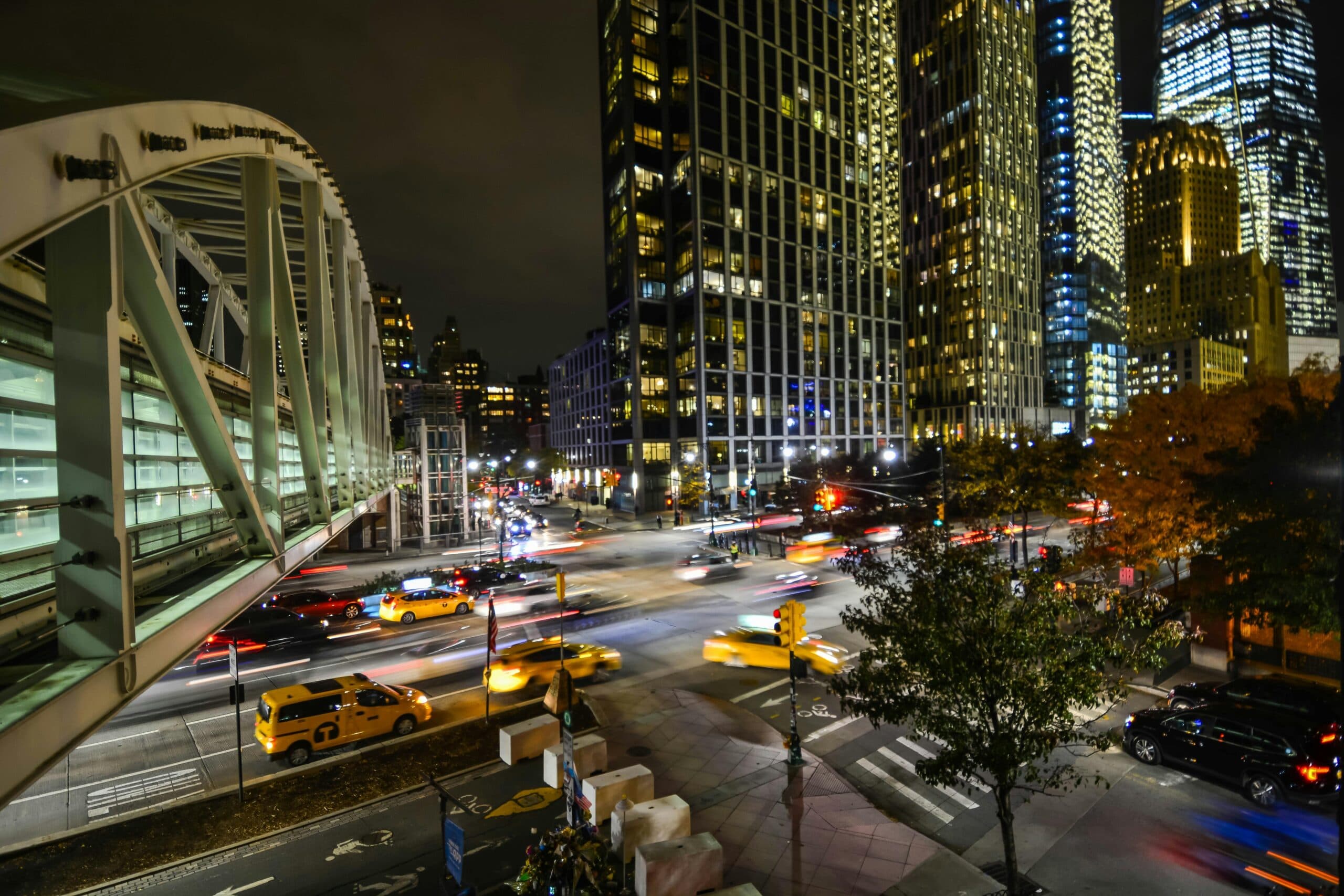 Blogs | Articles | News | Tips &Amp; Tricks | Video | Faq | Infomation 9 June 7, 2026 A Vibrant Night Scene In Manhattan Showcasing Busy Traffic And Illuminated Skyscrapers.