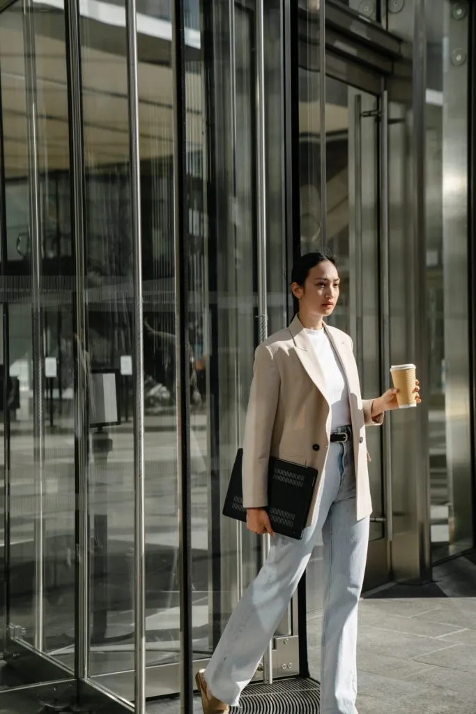 Luxury Car To Airport NYC Services - 8 Reasons For Considering Hiring JetBlack Transportation 2 car to airport nyc