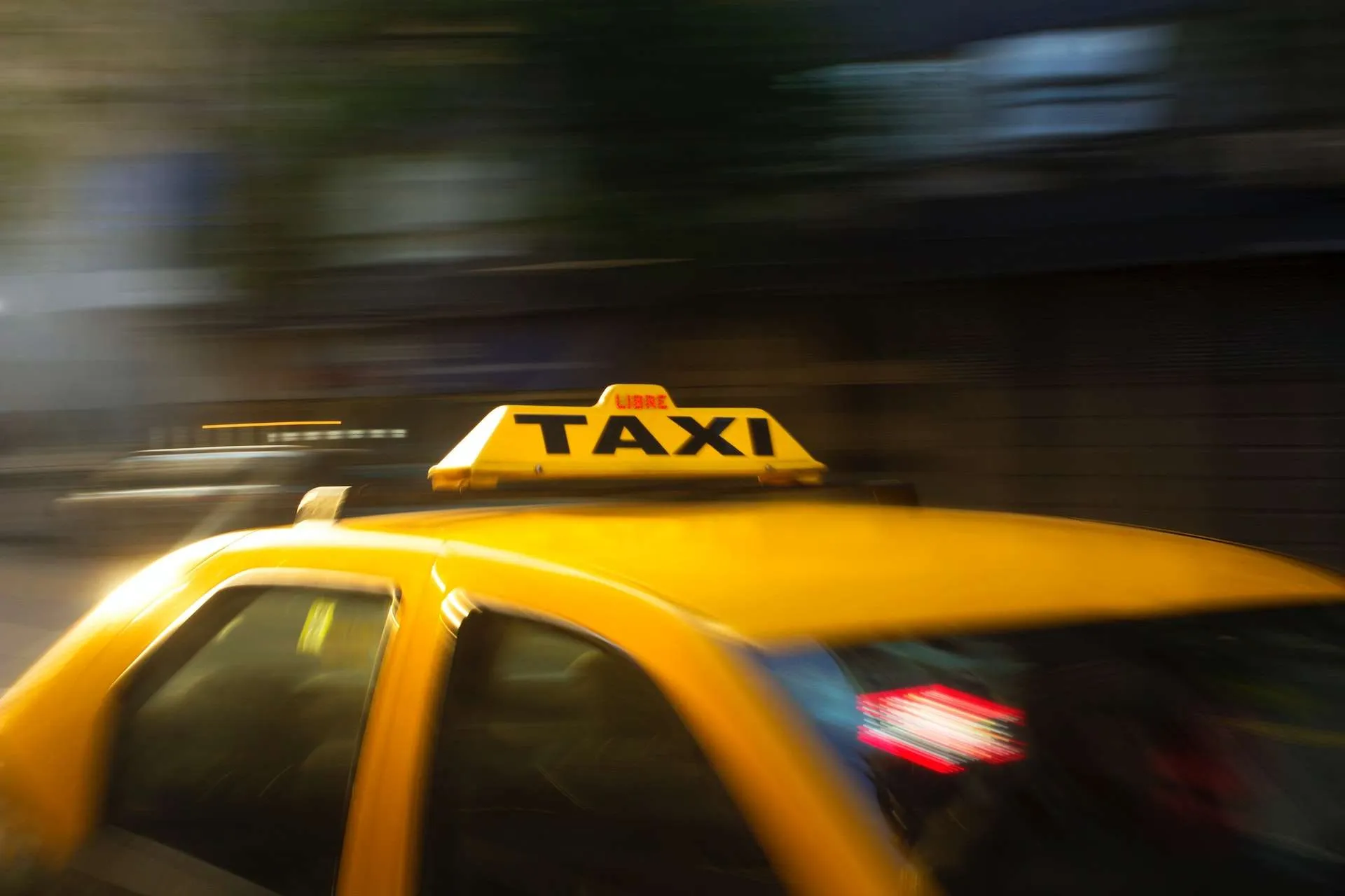 Do taxis accept credit cards?