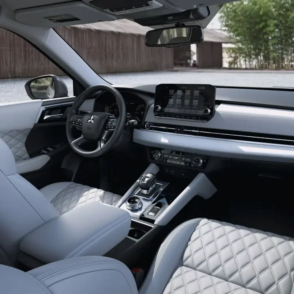 2024 mitsubishi outlander suv driver passenger seat