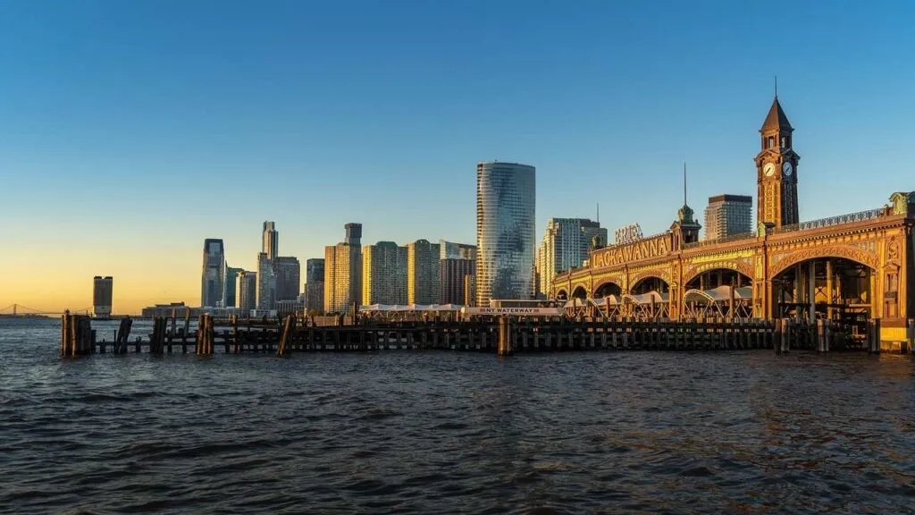 Luxury black limo parked in New Jersey, offering JetBlack New Jersey limo service for airport transfers and events Luxury black limo parked in New Jersey, offering JetBlack New Jersey limo service for airport transfers and events