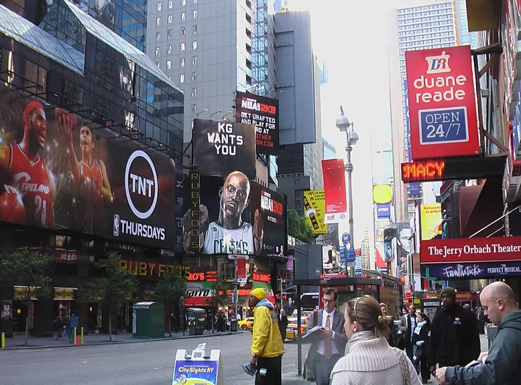 6 Easy Ways to Get from Newark Airport to Times Square Without the Hassle 4 Best Way to Get to Times Square from Newark Airport