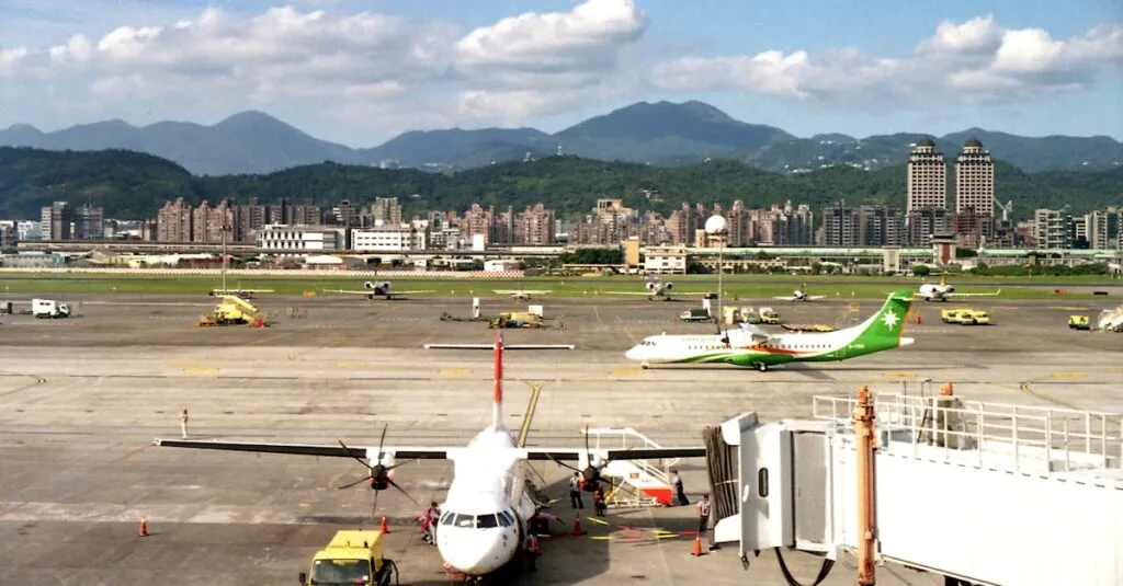 Car Pick Up from Airport: Your Guide to Seamless Travel with JetBlack 3 Car Pick Up from Airport