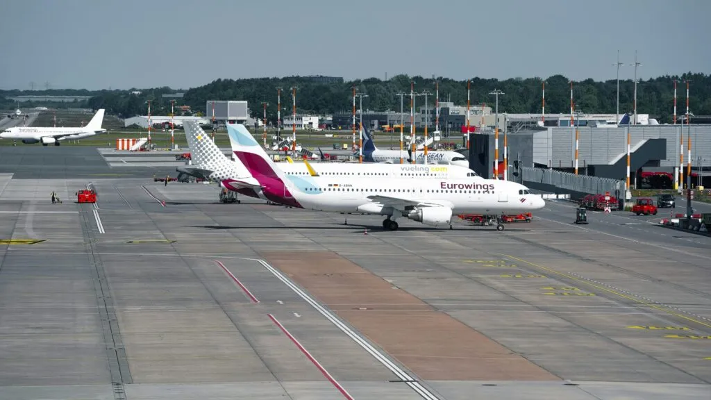 Airport Shuttles At Laguardia For Groups In 2026: Dodging Nyc'S Traffic Beast Without Breaking A Sweat Car Service Ethan Navarro February 2, 2026