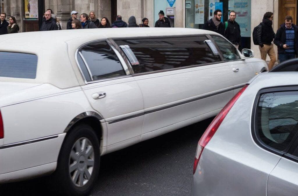 #1 Airport Limo Services Around