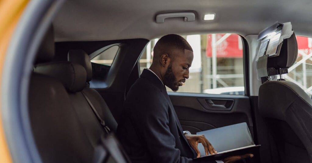 Insider Tips Infographic For Reliable Car Service From Newark To Nyc