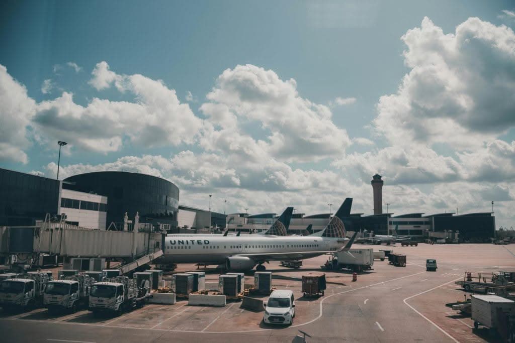 Eco Friendly Airport Pickup Jfk Electric Vehicle Black Car At Jfk Arrivals Terminal
