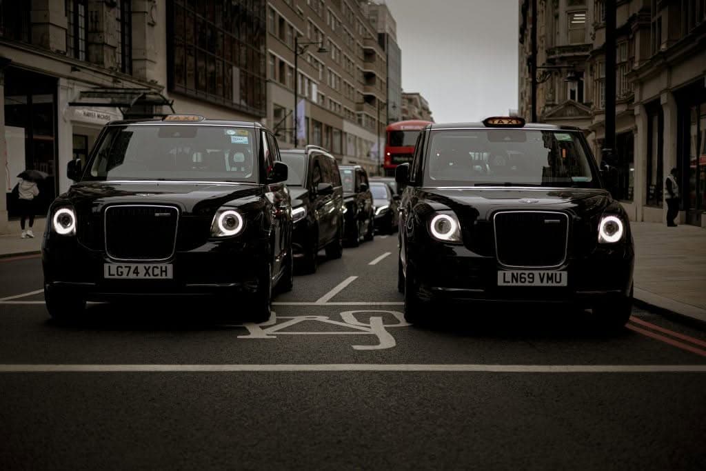 Eco Friendly Nyc Cab To Jfk Black Suv At Jfk International Airport Arrivals Kerb