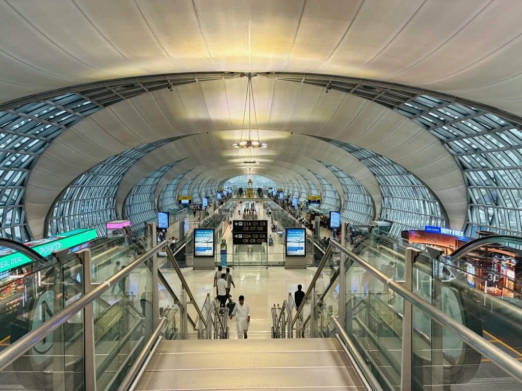 how much is a limousine from Newark airport black car at EWR arrivals terminal