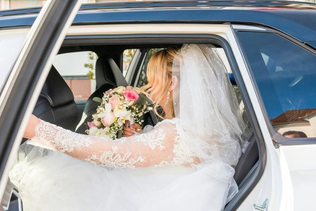 Affordable Wedding Limousine New York Black Car At Jfk Airport Pickup Zone