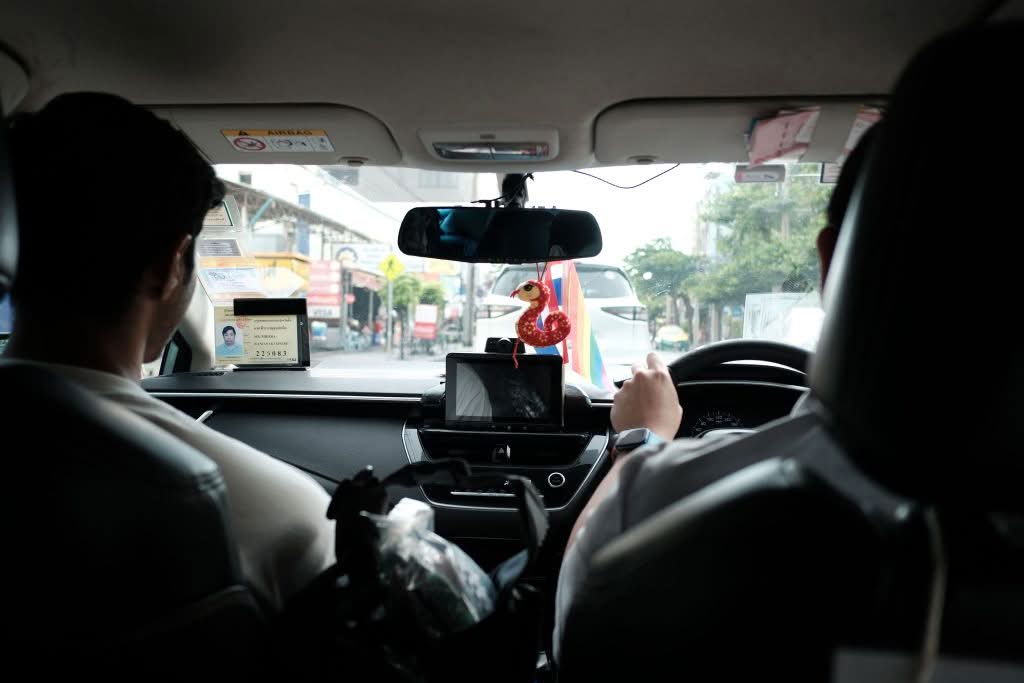 how much is a taxi ride from jfk to manhattan