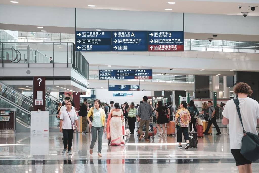 Lga Airport To Times Square Black Car At Laguardia Pickup Zone
